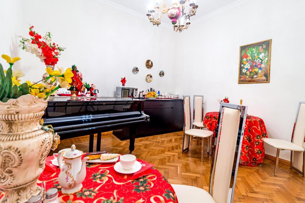 V Park Hotel Tbiliszi Kültér fotó