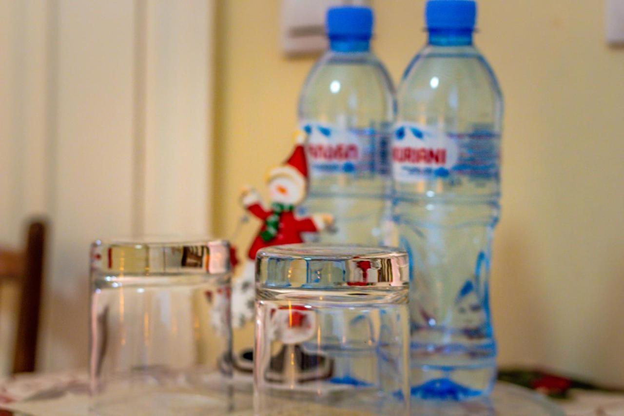 V Park Hotel Tbiliszi Kültér fotó
