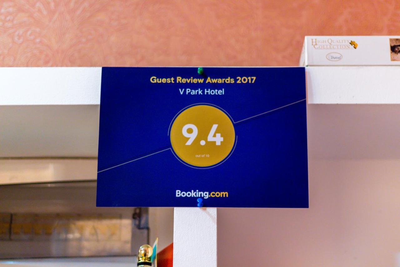 V Park Hotel Tbiliszi Kültér fotó