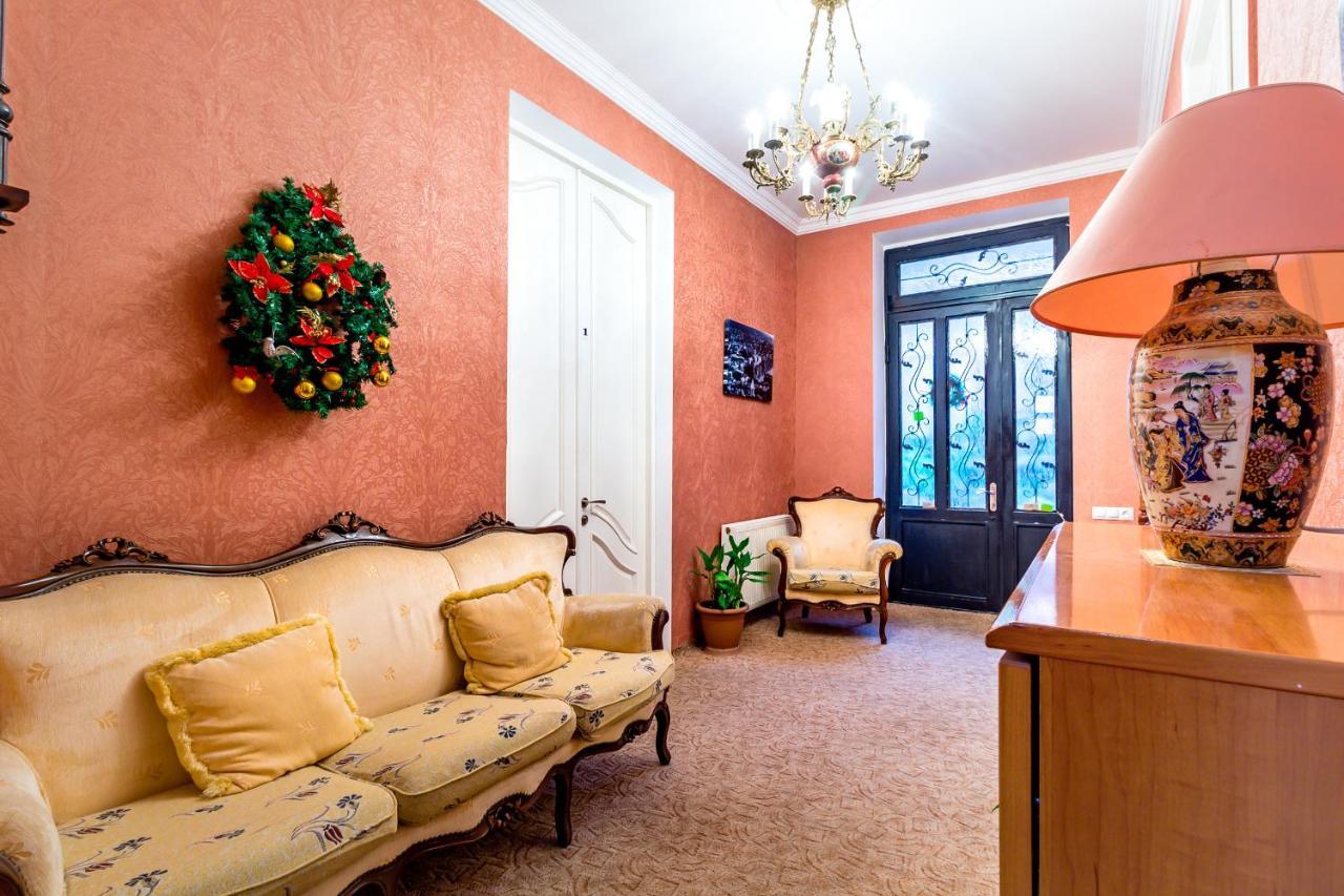 V Park Hotel Tbiliszi Kültér fotó