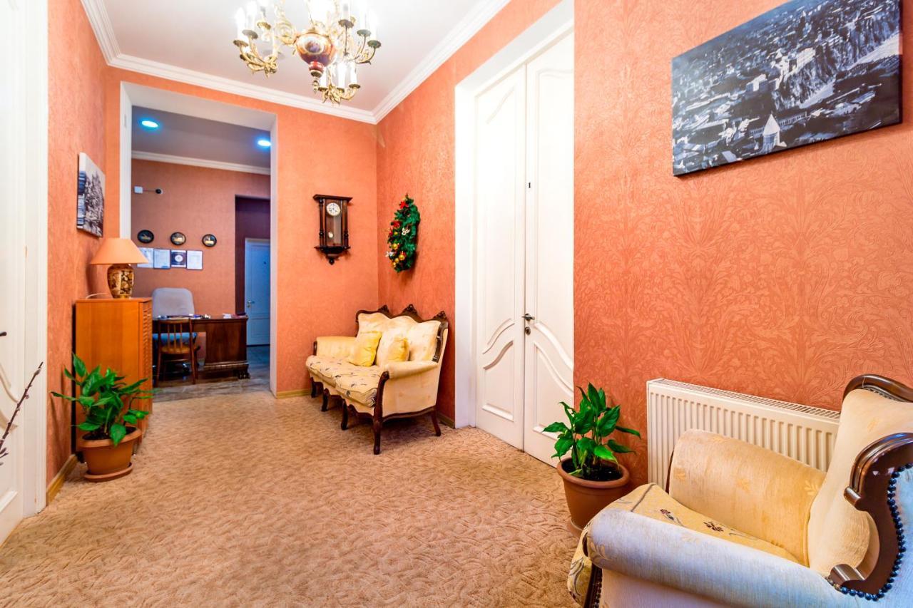 V Park Hotel Tbiliszi Kültér fotó